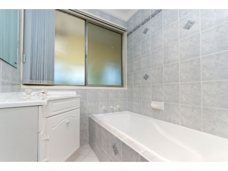 25 Whiteley Drive, Trott Park SA 5158