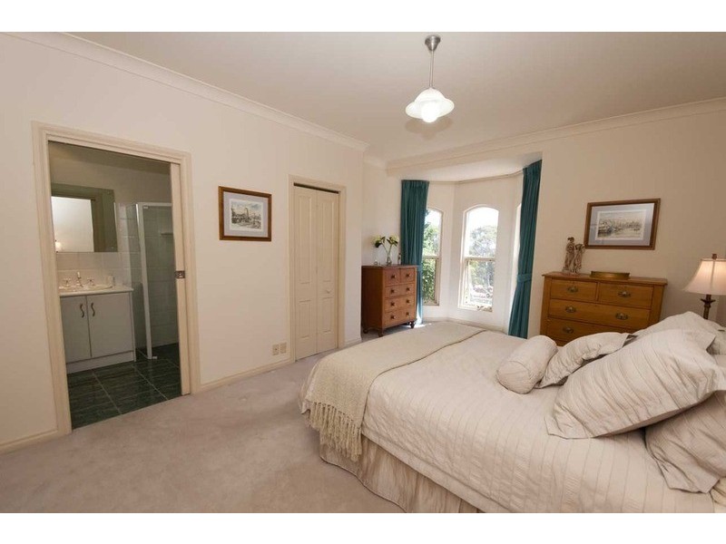 17 Newland Court, Craigburn Farm SA 5051