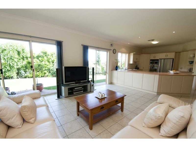 17 Newland Court, Craigburn Farm SA 5051