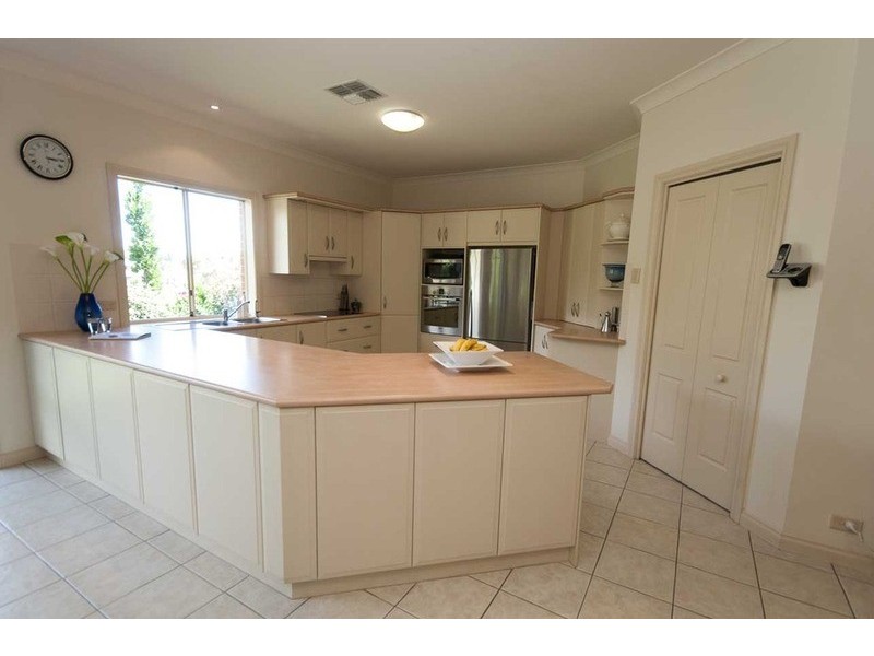 17 Newland Court, Craigburn Farm SA 5051