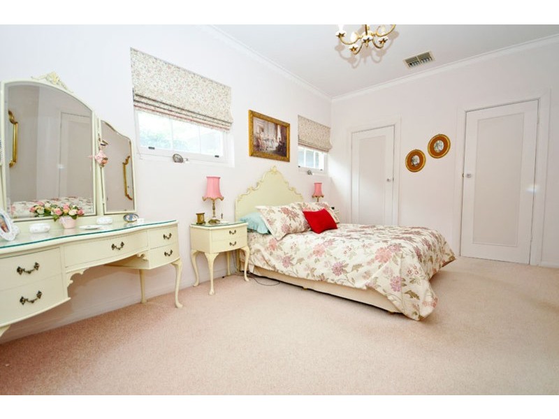 82 Shepherds Hill Road, Bellevue Heights SA 5050