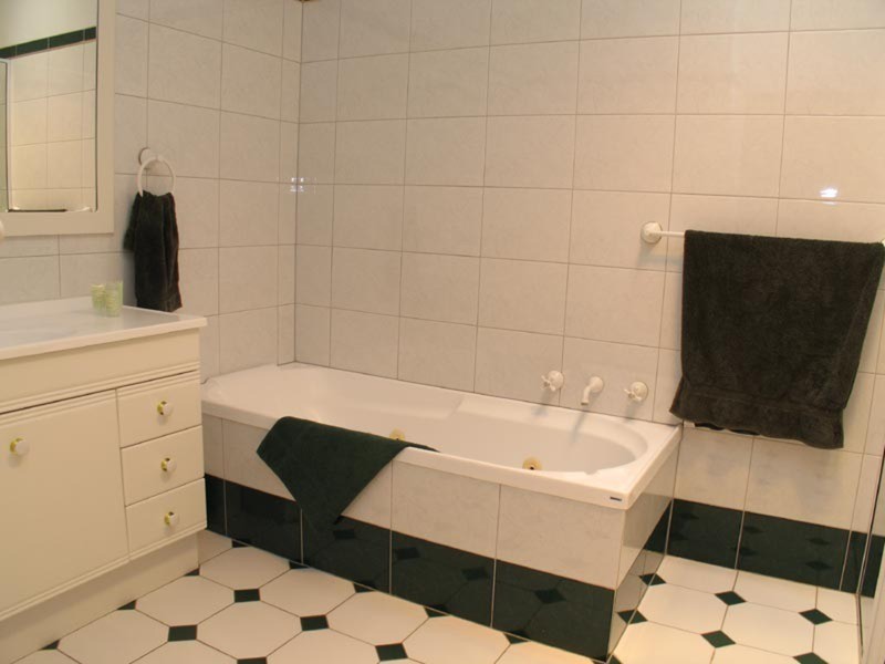 39 Ridgehaven Drive, Bellevue Heights SA 5050