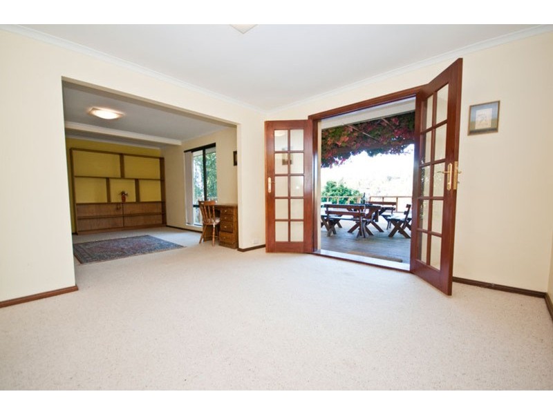 15 Banes Road, Coromandel Valley SA 5051