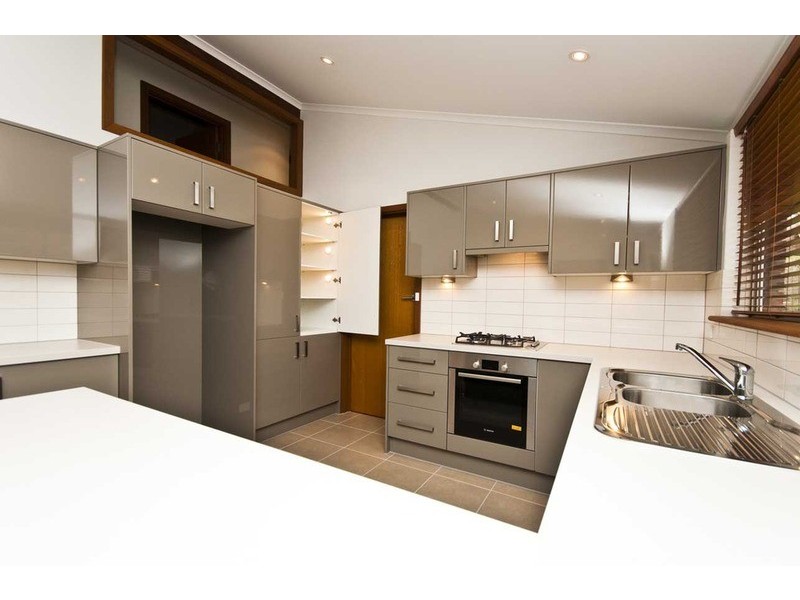3 Sturtbrae Crescent, Bellevue Heights SA 5050