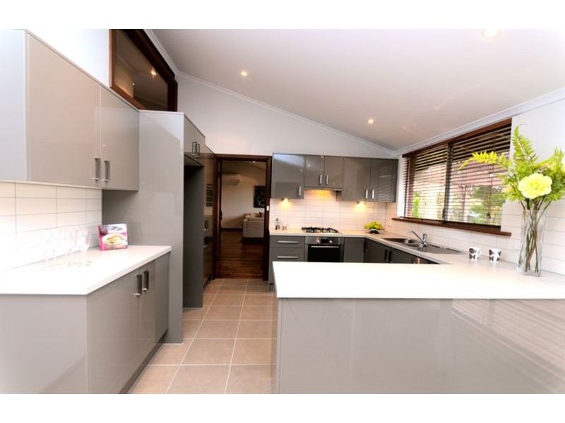 3 Sturtbrae Crescent, Bellevue Heights SA 5050