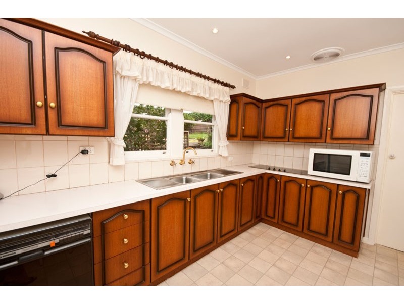 1 Craiglee Drive, Coromandel Valley SA 5051