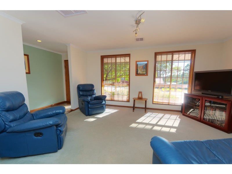 1 Aberfoyle Road, Aberfoyle Park SA 5159