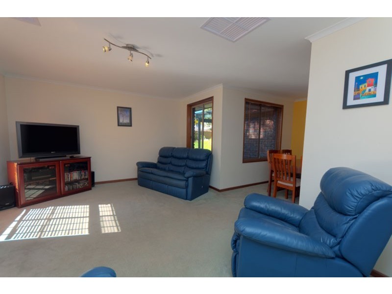 1 Aberfoyle Road, Aberfoyle Park SA 5159