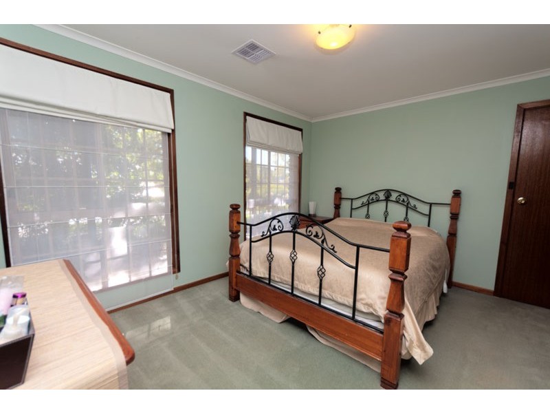 1 Aberfoyle Road, Aberfoyle Park SA 5159