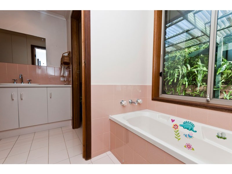 1 Aberfoyle Road, Aberfoyle Park SA 5159