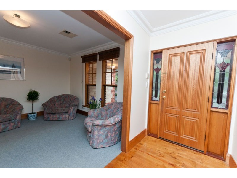 9 Ti Tree Road, Hawthorndene SA 5051