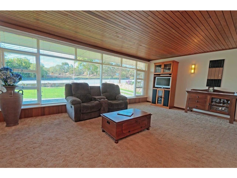 10 Shepherds Hill Road, Bedford Park SA 5042