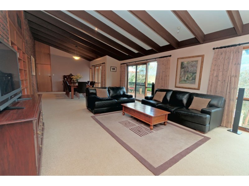 18 Hurds Hill Drive, Coromandel Valley SA 5051