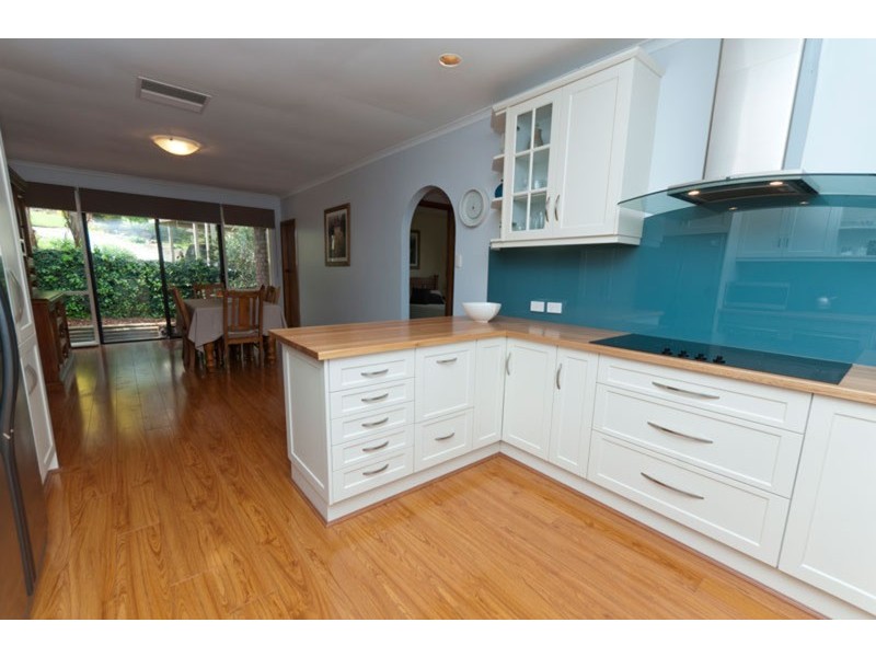 18 Hurds Hill Drive, Coromandel Valley SA 5051