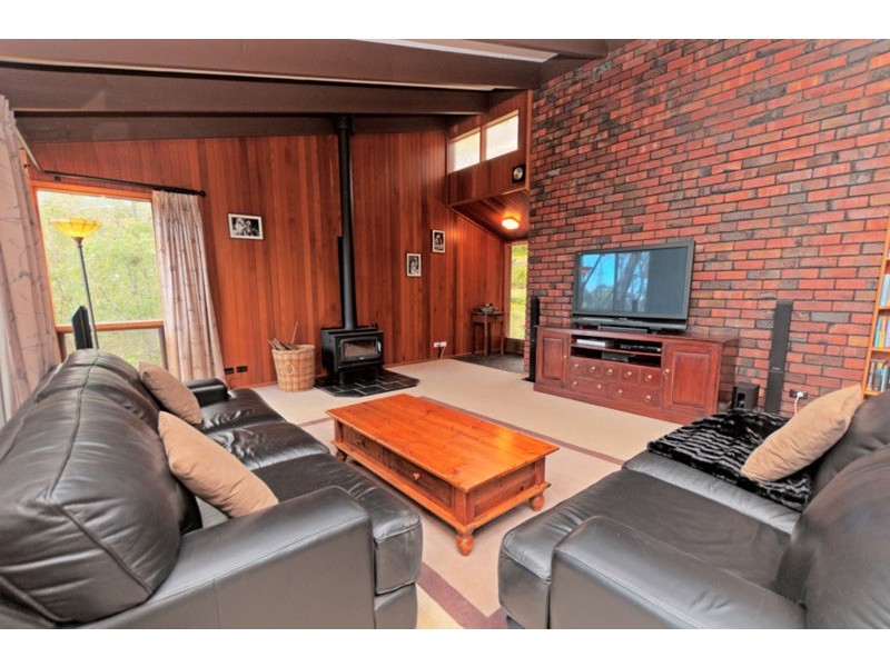 18 Hurds Hill Drive, Coromandel Valley SA 5051