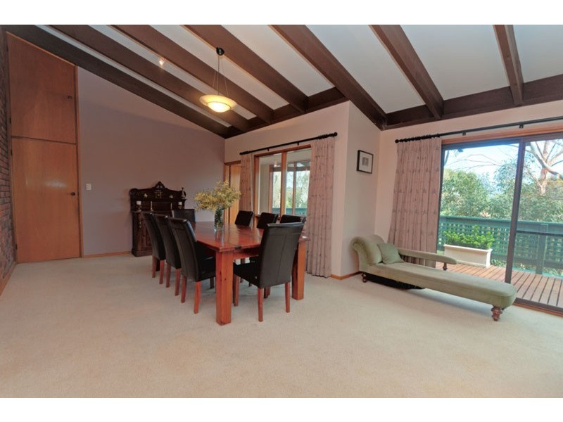 18 Hurds Hill Drive, Coromandel Valley SA 5051