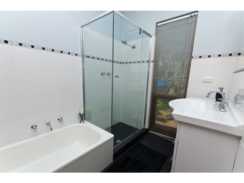 18 Hurds Hill Drive, Coromandel Valley SA 5051