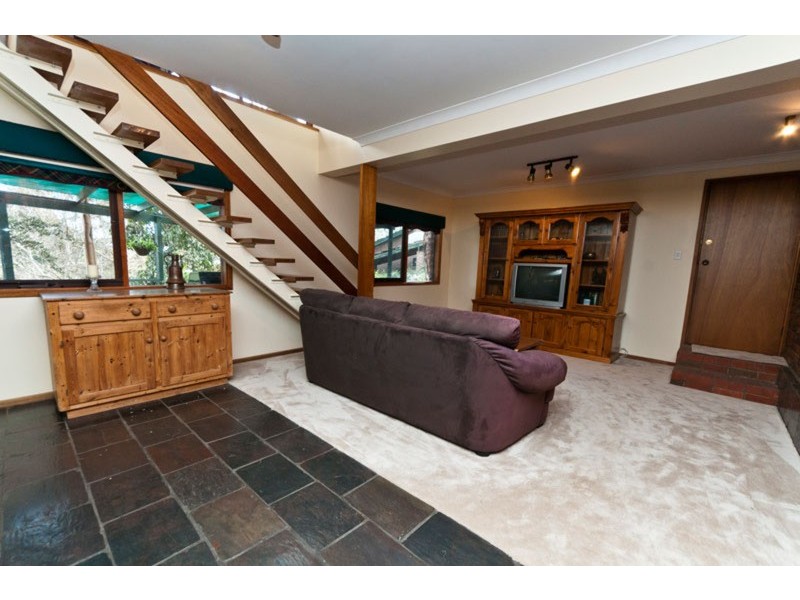 18 Hurds Hill Drive, Coromandel Valley SA 5051