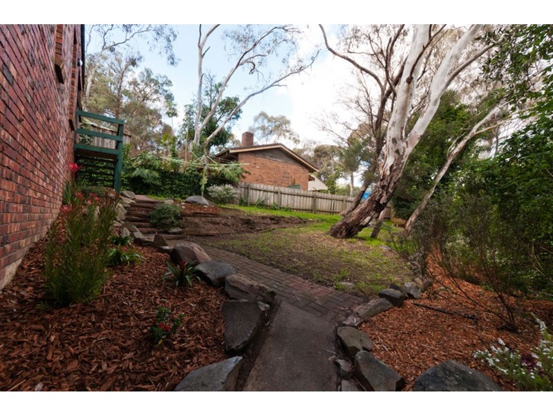 18 Hurds Hill Drive, Coromandel Valley SA 5051