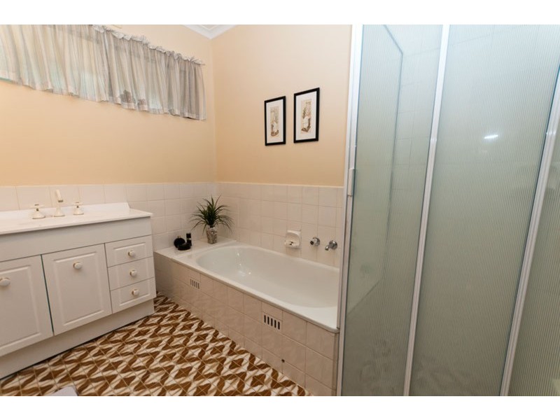 8 Sun Valley Drive, Glenalta SA 5052