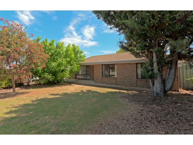 3 Trelawney Crescent, Huntfield Heights SA 5163
