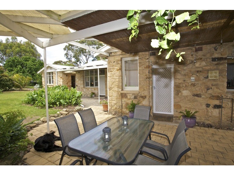 11 Highland Drive, Bellevue Heights SA 5050