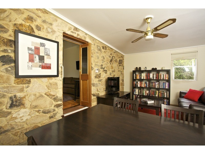 11 Highland Drive, Bellevue Heights SA 5050