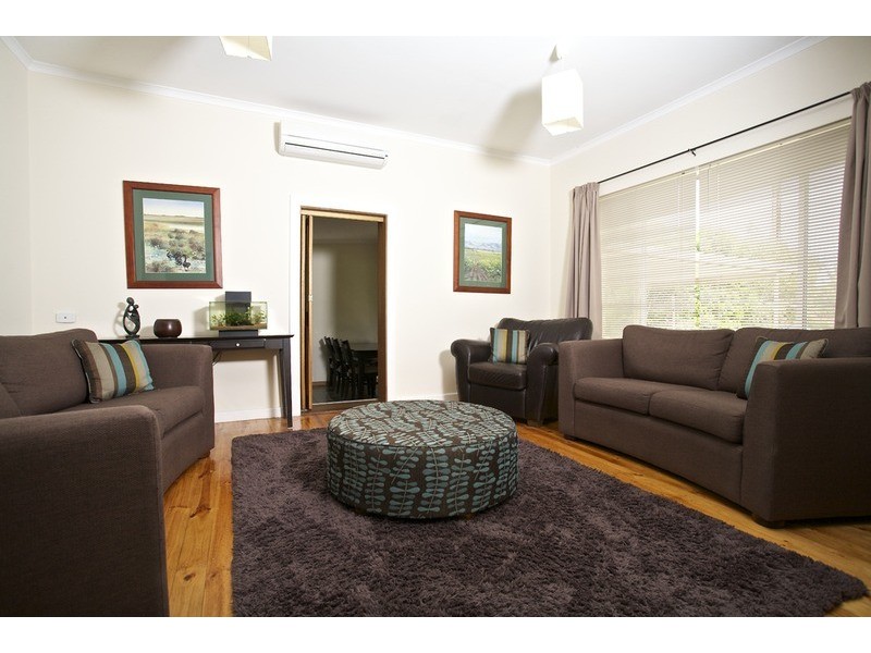 11 Highland Drive, Bellevue Heights SA 5050