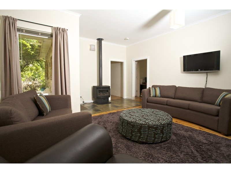 11 Highland Drive, Bellevue Heights SA 5050