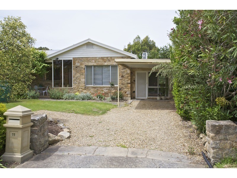 11 Highland Drive, Bellevue Heights SA 5050