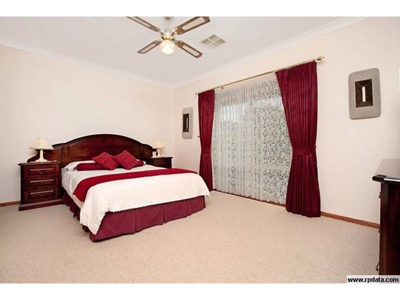 35 Maidencombe Drive, Moana SA 5169