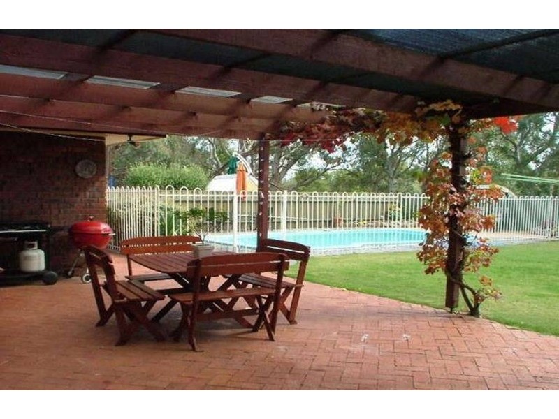 8 Thomas Drive, Happy Valley SA 5159