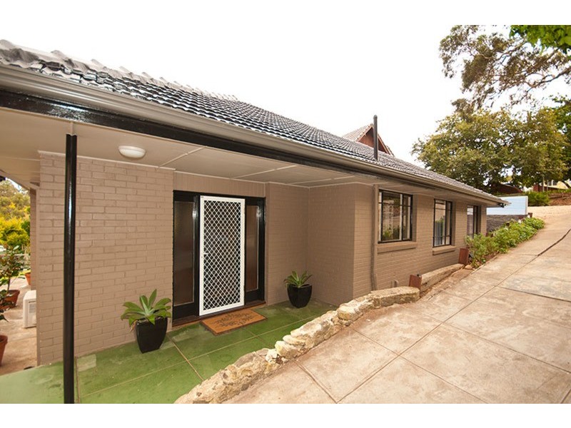 4 Alta Mira Crescent, Belair SA 5052