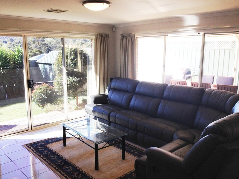 53 Oakridge Road, Aberfoyle Park SA 5159