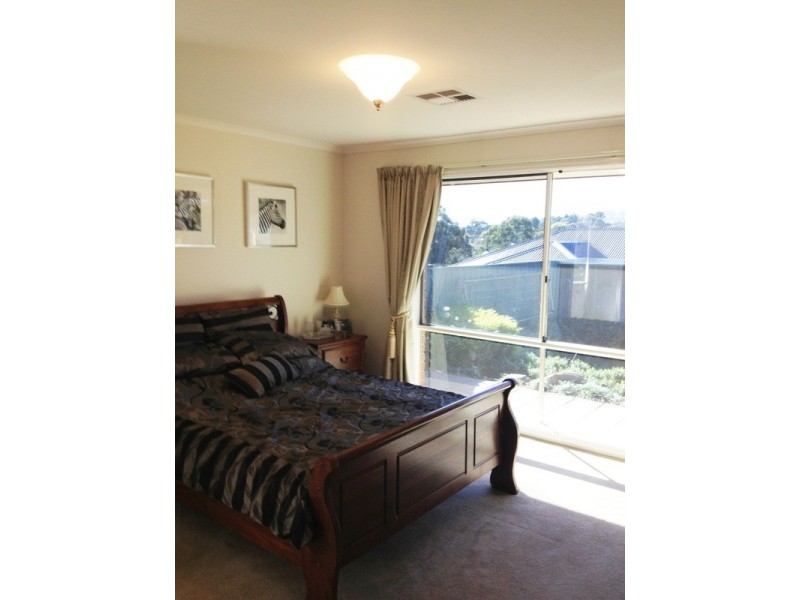 53 Oakridge Road, Aberfoyle Park SA 5159