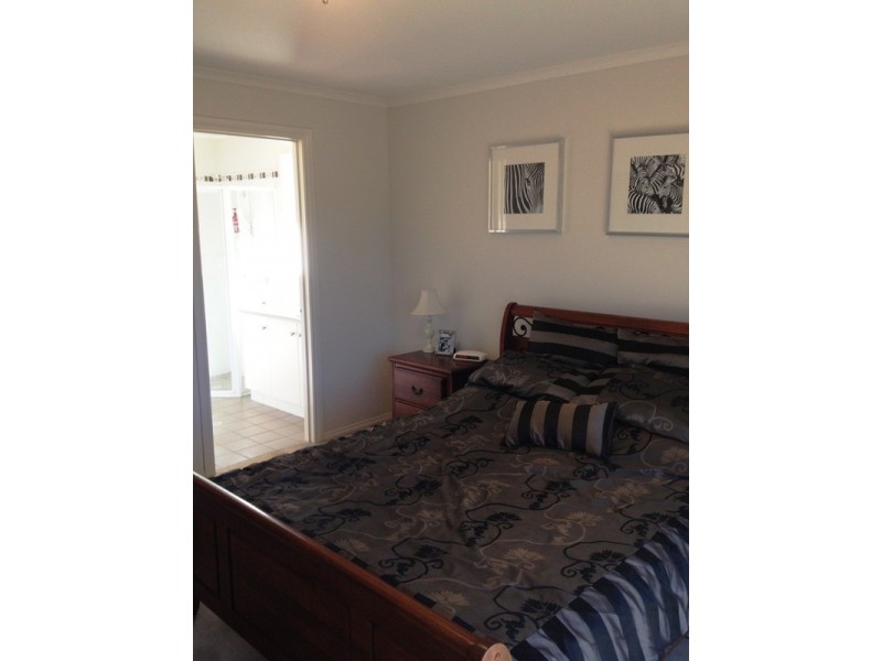 53 Oakridge Road, Aberfoyle Park SA 5159