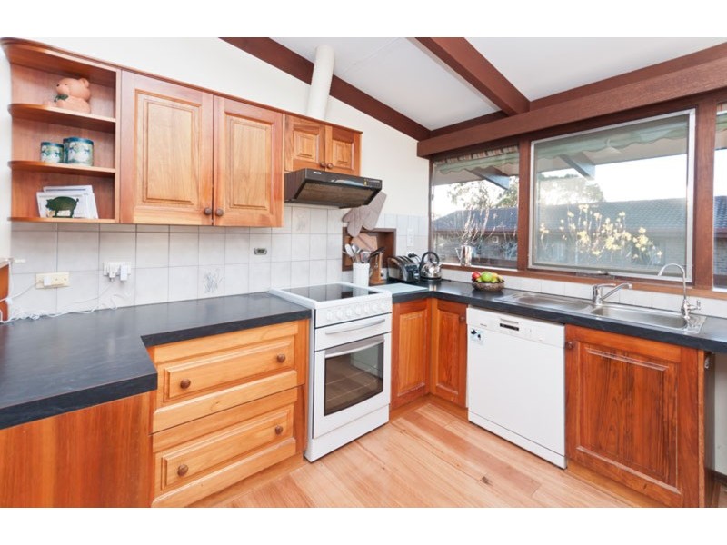 27 Sherwood Avenue, Bellevue Heights SA 5050