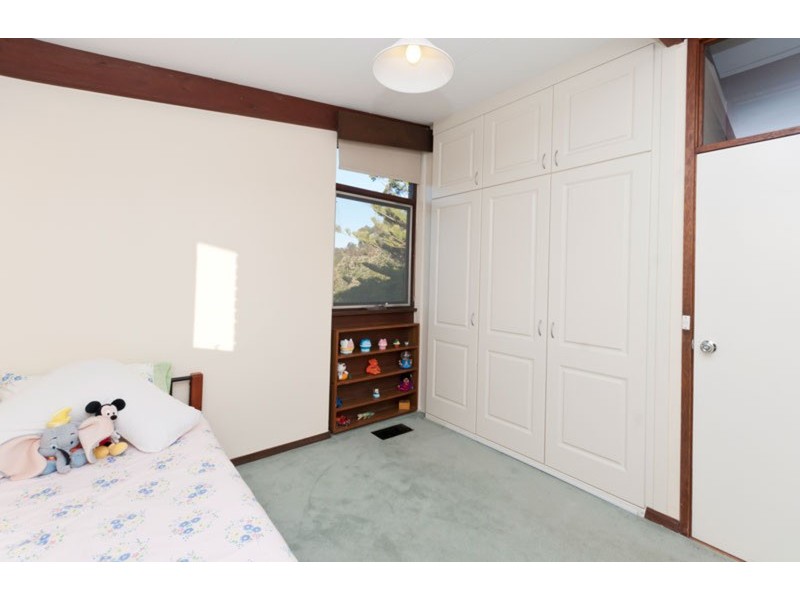 27 Sherwood Avenue, Bellevue Heights SA 5050