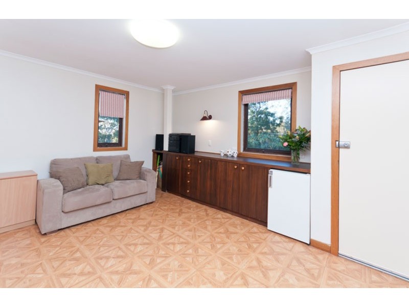27 Sherwood Avenue, Bellevue Heights SA 5050