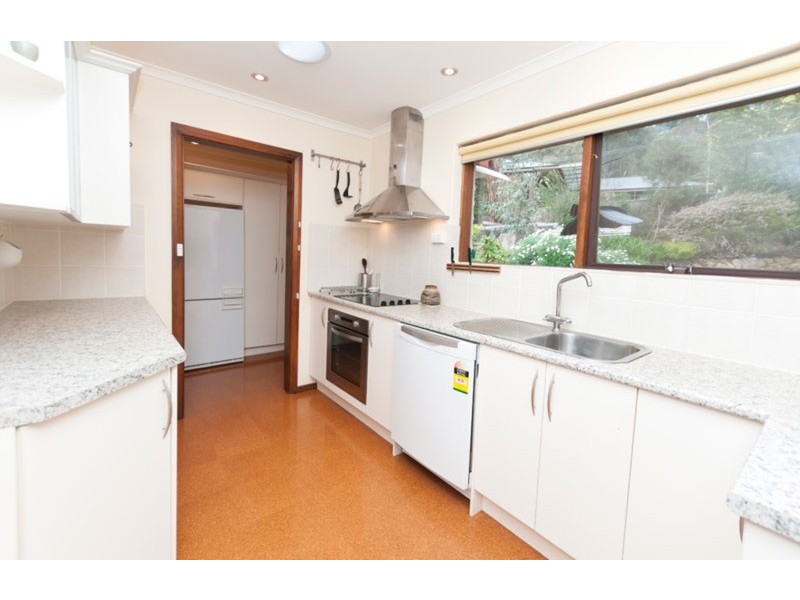 32 Oakdene Crescent, Coromandel Valley SA 5051