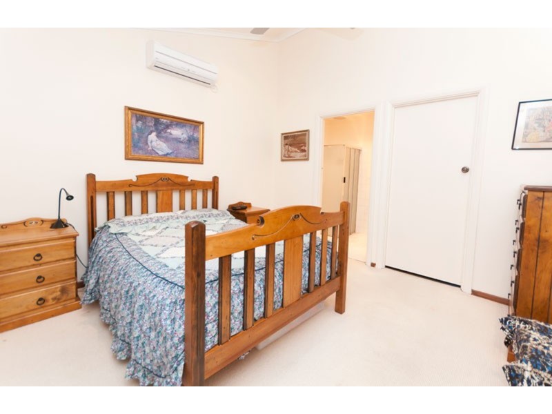32 Oakdene Crescent, Coromandel Valley SA 5051
