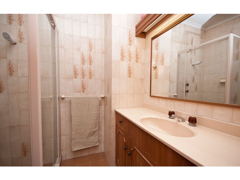 33 Eve Road, Bellevue Heights SA 5050