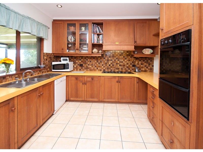 33 Eve Road, Bellevue Heights SA 5050