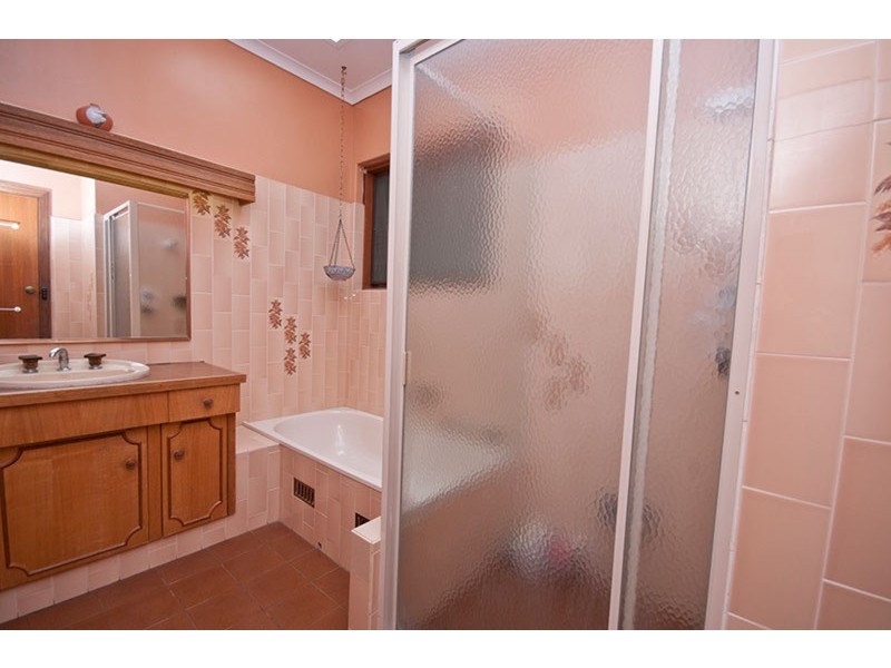 33 Eve Road, Bellevue Heights SA 5050