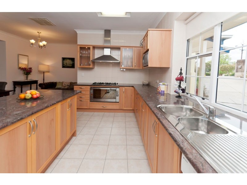 98 Shepherds Hill Road, Bellevue Heights SA 5050