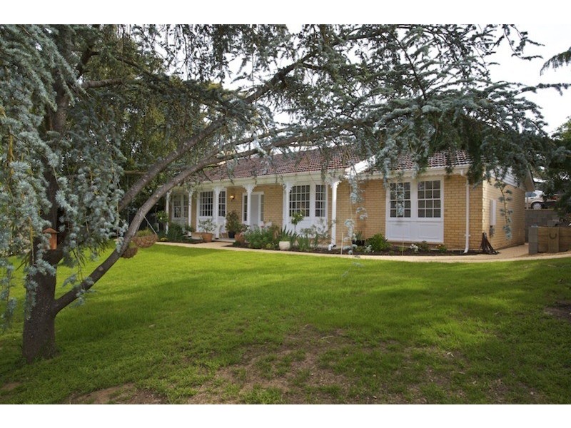 1 Craiglee Drive, Coromandel Valley SA 5051