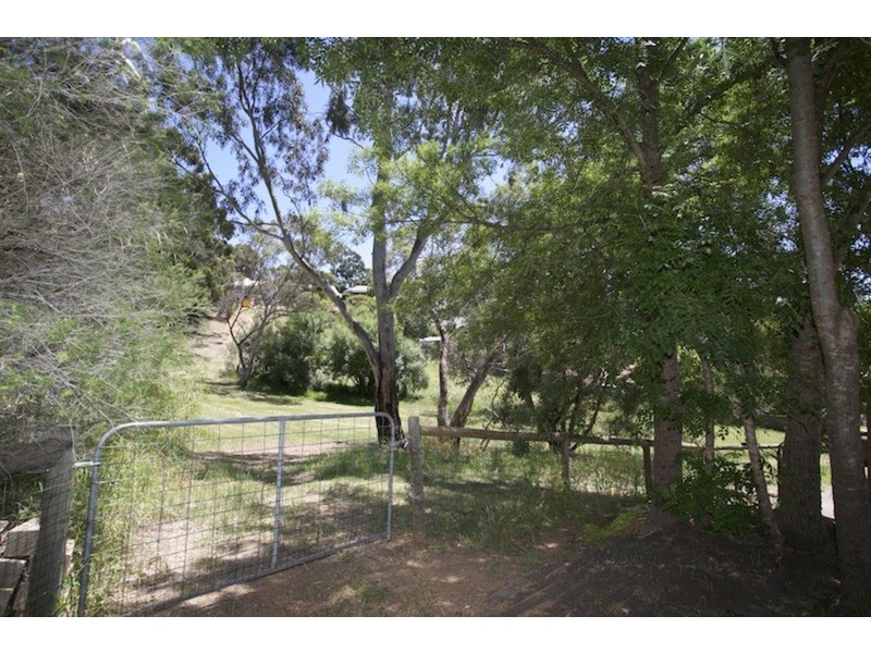 8 Almond Court, Coromandel Valley SA 5051