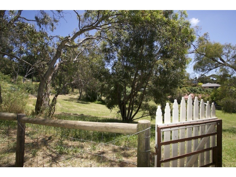 8 Almond Court, Coromandel Valley SA 5051