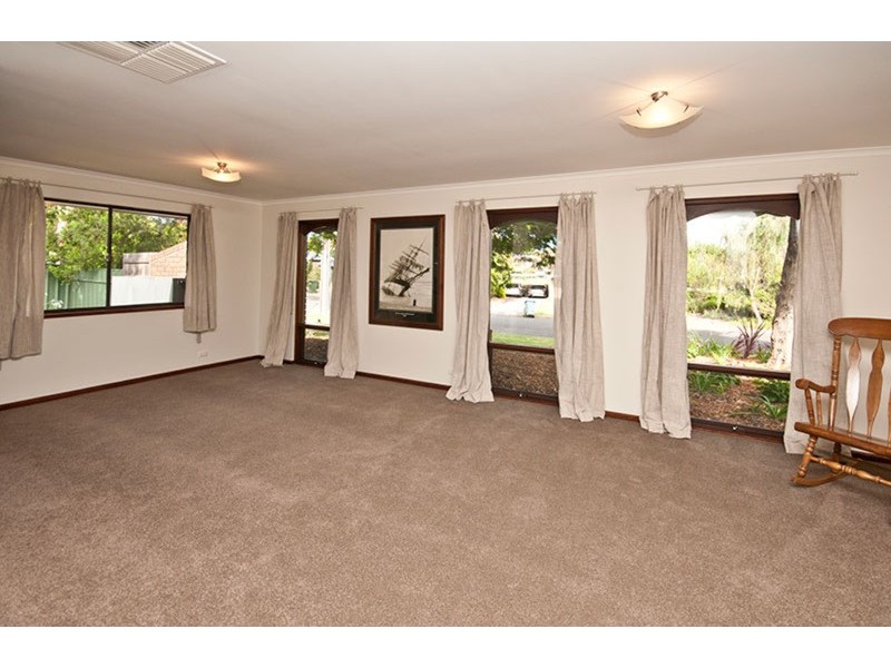 15 Dew Street, Aberfoyle Park SA 5159