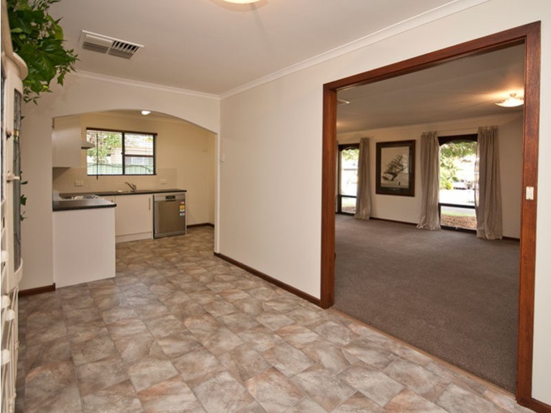 15 Dew Street, Aberfoyle Park SA 5159